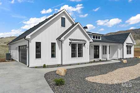 16 Calvin Dr Horseshoe Bend, ID 83629