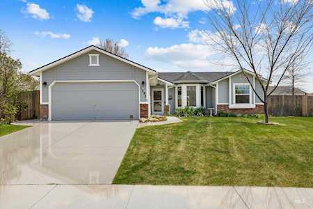 1282 N Sandlin Ave Meridian, ID 83642