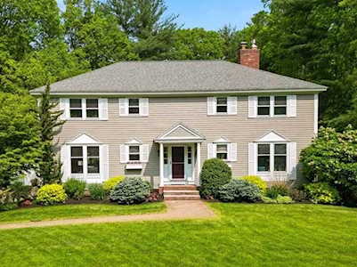 39 Granville Lane North Andover, MA 01845