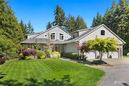 11208 Pinyon Ave NE Bainbridge Island, WA 98110