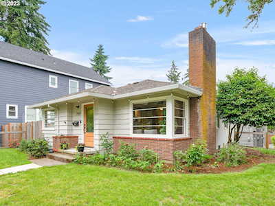 7909 SE Cesar E Chavez BLVD Portland, OR 97202