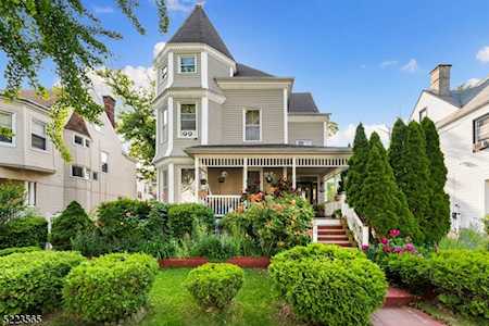 25 Stockton Pl East Orange City, NJ 07017