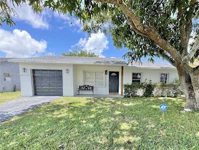 8261 SW 9th Pl North Lauderdale, FL 33068