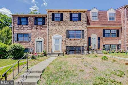 24 Laurence Brooke Rd Catonsville, MD 21228