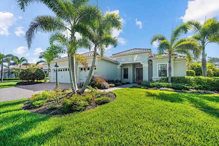 8236 Larkspur CIRCLE Sarasota, FL 34241