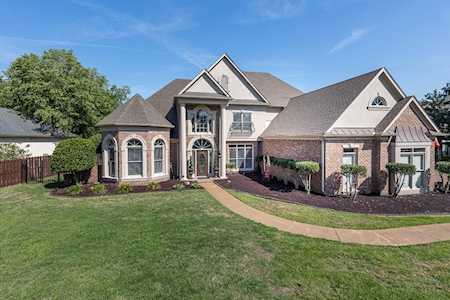 10236 W Shrewsbury Dr Collierville, TN 38017
