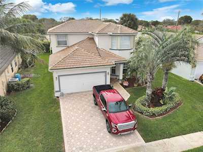 8254 Palm Gate Dr Boynton Beach, FL 33436