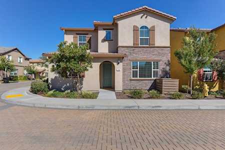 238 Rochdale Street Roseville, CA 95661