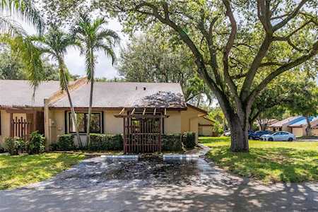 1541 NW 98th Ter Pembroke Pines, FL 33024