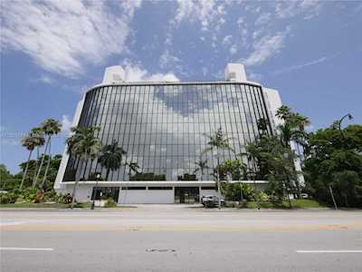 5701 Biscayne Blvd #302 Miami, FL 33137