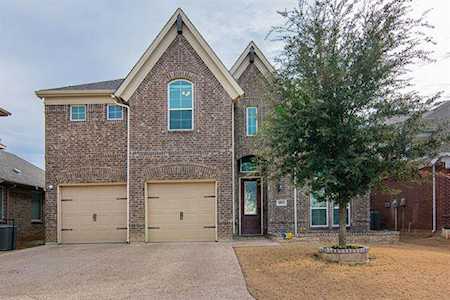 4012 Silk Vine Court Roanoke, TX 76262