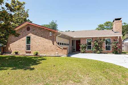 3005 Old Orchard Court Bedford, TX 76021