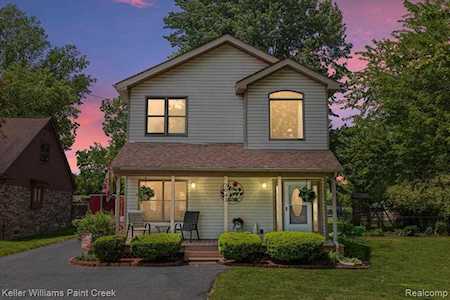 2041 Milverton Dr Troy, MI 48083