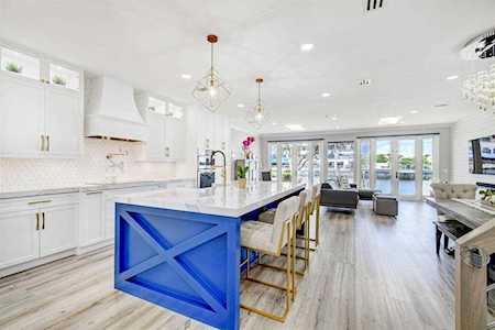 6822 Via Regina Boca Raton, FL 33433