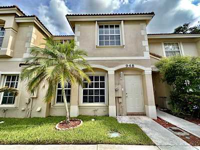 948 Summit Lake Drive West Palm Beach, FL 33406