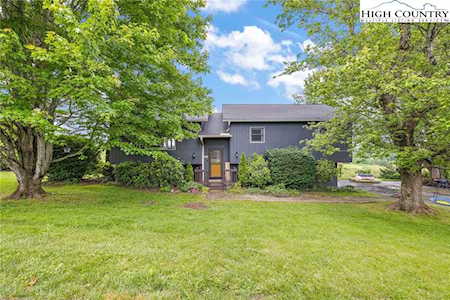 189 Crestmoor Dr Boone, NC 28607