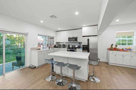 4240 SW 4th St Miami, FL 33134