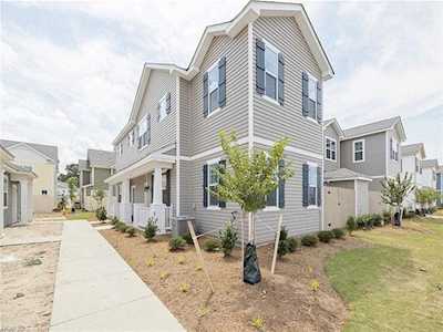 1749 Dresdon Ln Virginia Beach, VA 23456