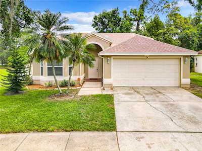 1580 Woodfield Oaks Dr Apopka, FL 32703