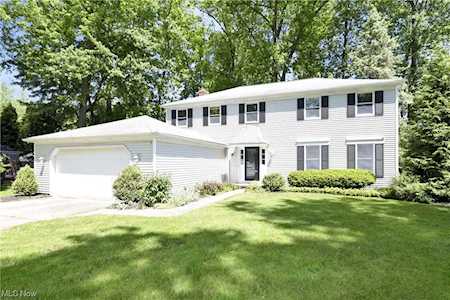 3222 Creekside Dr Westlake, OH 44145