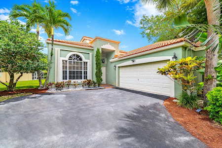 6820 NW 75 Place Parkland, FL 33067