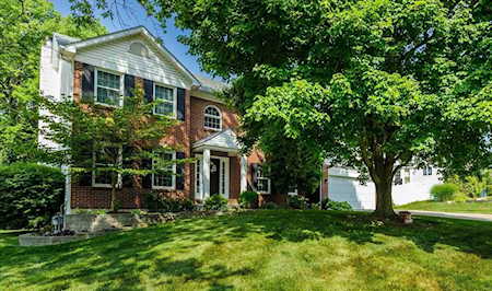 419 Fox Lair Dr St Charles, MO 63303