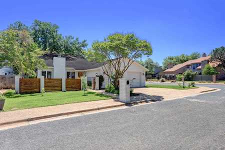 5609 Courtyard CV Austin, TX 78731