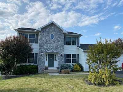 401 Toboggan Trl Easton, PA 18040