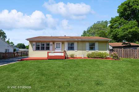 35W011 Clyde Parkway St. Charles, IL 60174