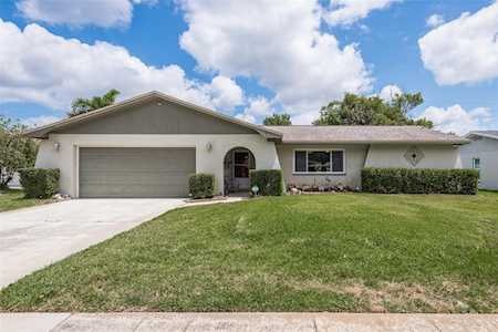 2286 Wilshire Dr Dunedin, FL 34698