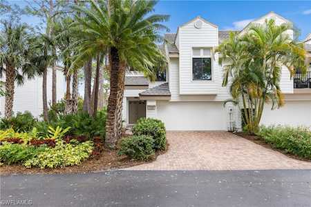 27131 Oakwood Lake Dr Bonita Springs, FL 34134
