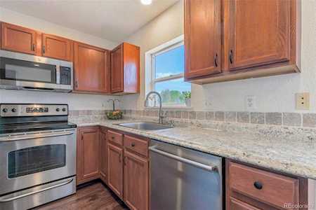 402 Sterling Ln Dacono, CO 80514