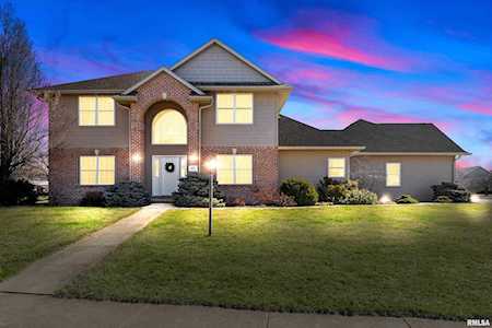 615 Evergreen Dr Washington, IL 61571
