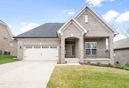 2404 Middle Creek Ct Fisherville, KY 40023