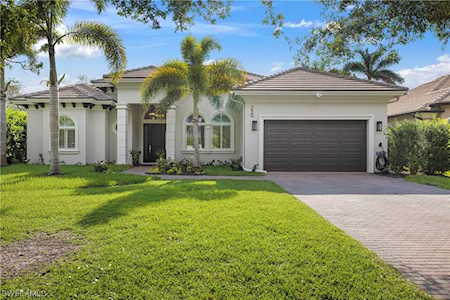 359 Saddlebrook Ln Naples, FL 34110
