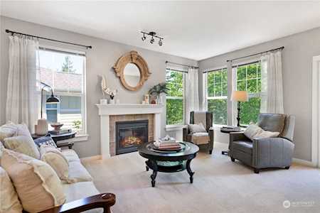 7703 Fairway Ave SE #202 Snoqualmie, WA 98065