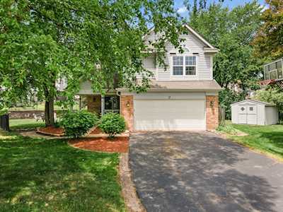 7 Churchill Ct South Elgin, IL 60177