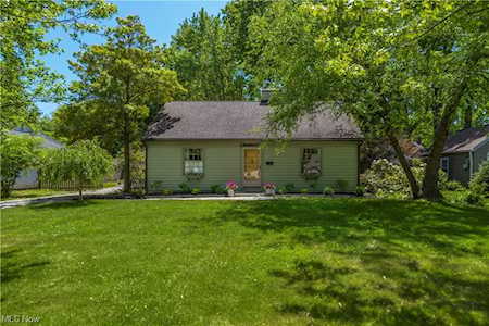 30503 Winston Dr Bay Village, OH 44140