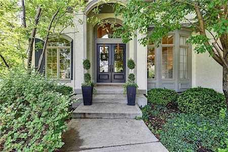 13808 Manor Rd Leawood, KS 66224