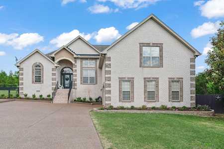 110 Briarcrest Ct E Hendersonville, TN 37075