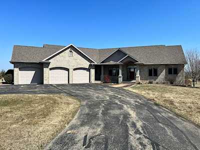 7794 Country Club Rd Oshkosh, Town of Black Wolf, WI 54902