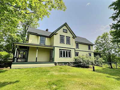 55 Page Rd New London, NH 03257