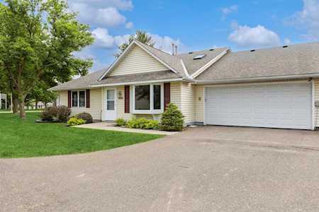 3652 Gershwin Lane N Oakdale, MN 55128