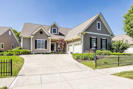 733 Hanover Close Zionsville, IN 46077