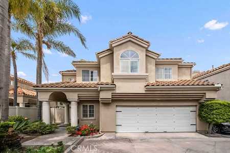 2293 N La Playa Dr Costa Mesa, CA 92627