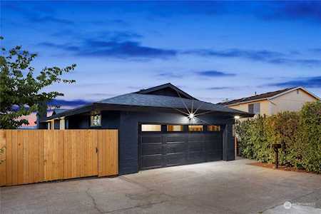 2823 S Bateman St Seattle, WA 98108