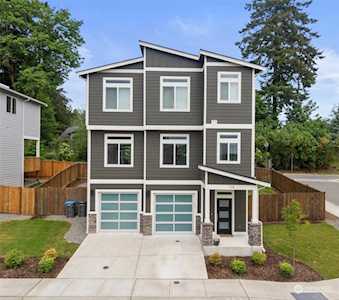 108 Blackfish Ct Bremerton, WA 98310