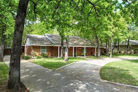 1910 Stonegate Drive Denton, TX 76205