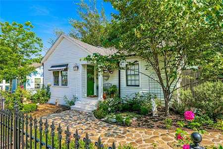 802 Louisiana Street McKinney, TX 75069