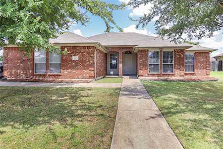 1417 Columbia Drive Midlothian, TX 76065